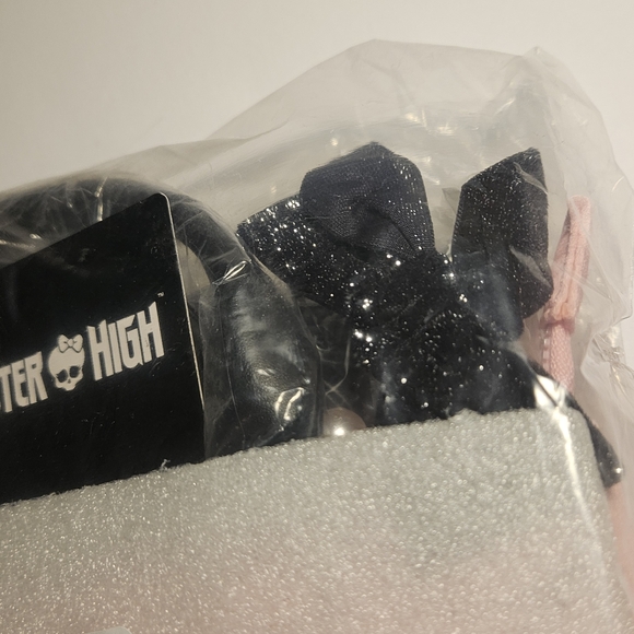 Monster High Draculaura Spiderweb Satchel Bag - Picture 6 of 8